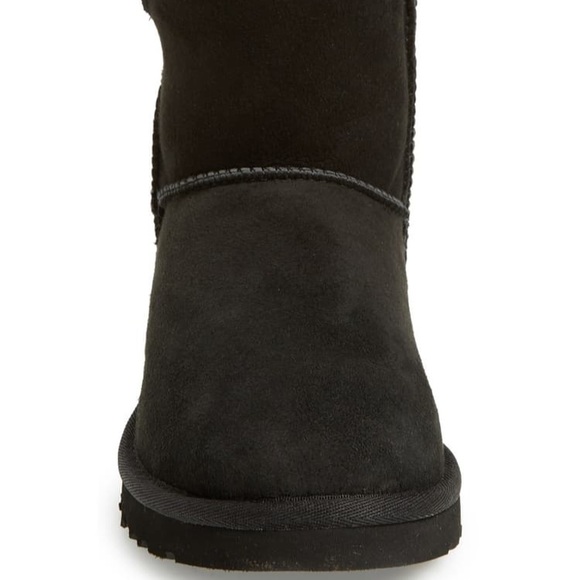 Ugg Nash Genuine Shearling Lined Boot - Picture 3 of 13